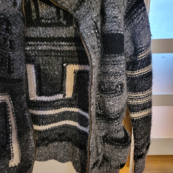 Wilfred Medium Knit sweater - Picture 2 of 4